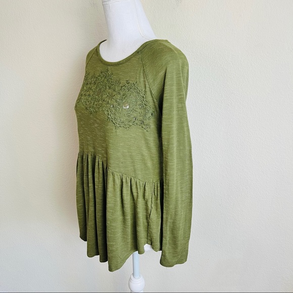 Olive Green Embroidered Crochet Peplum Long Sleeve Blouse - Picture 4 of 8